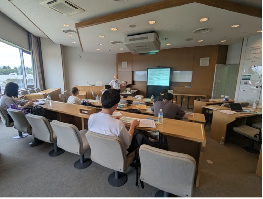 つくば市の産総研地質調査総合センターでの室内座学