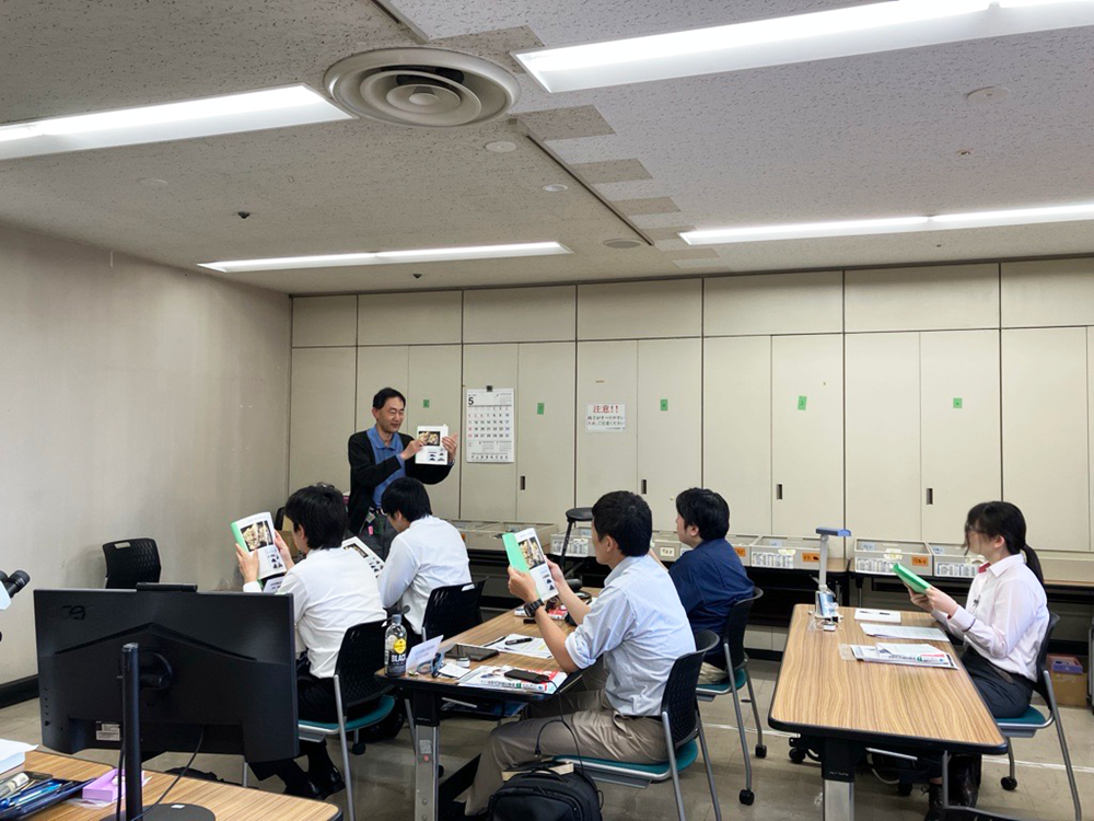 第7回 鉱物肉眼鑑定研修 講義の様子