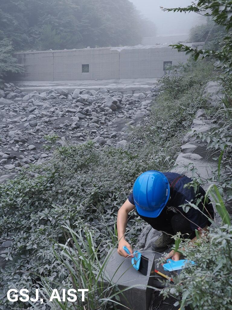降灰調査の様子(6月26日)